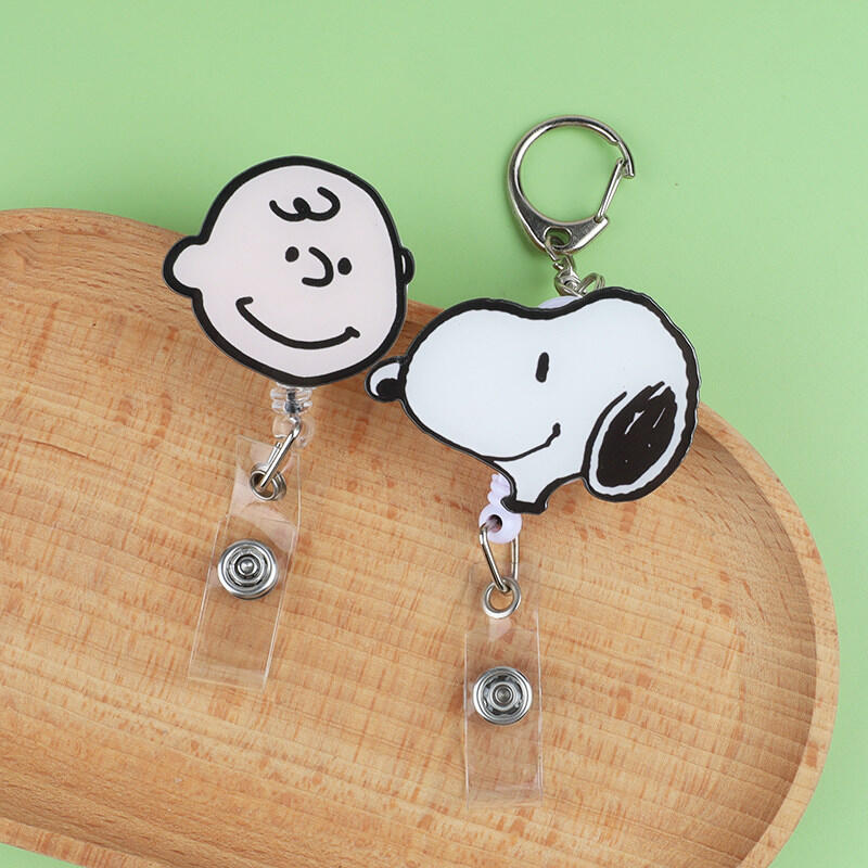 Kawaii Tech Accessories - Snoopy Charlie Wysuwany Klips na Identyfikator