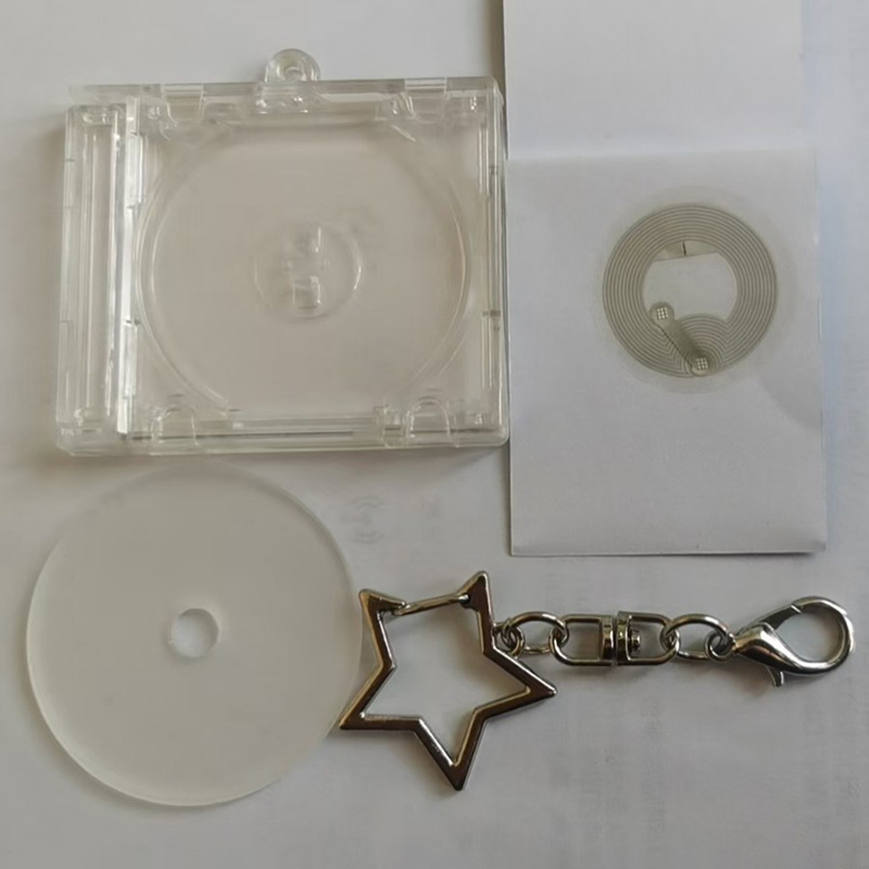 Mini Funkcjonalny Brelok CD ​  – Tech Keychain Accessories recenzja i cena