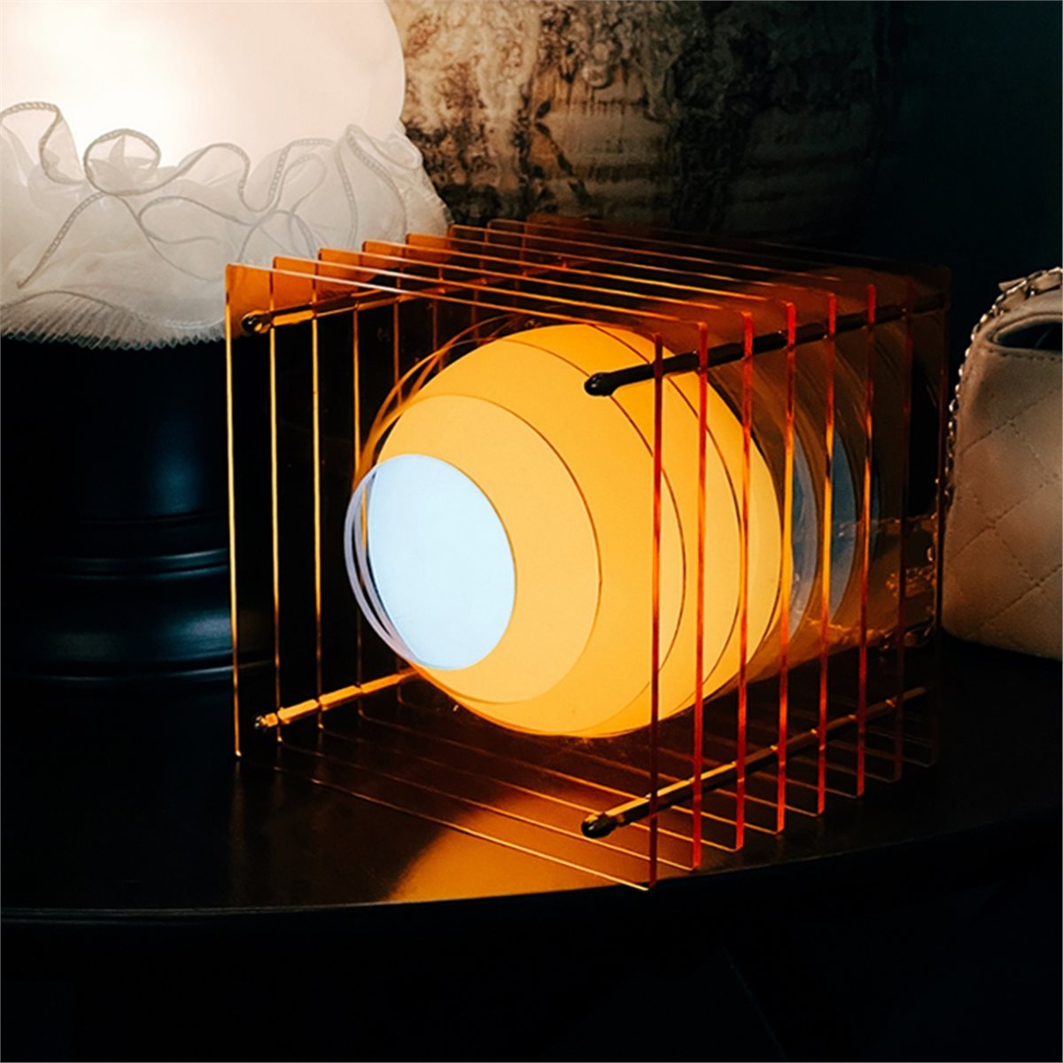 Ekonomiczna, artystyczna lampk – Tech Room Accessories recenzja i cena